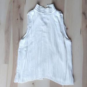 Small Sleeveless white Zara top